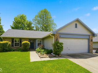 906 Moonlight Ct, Mooresville, IN 46158