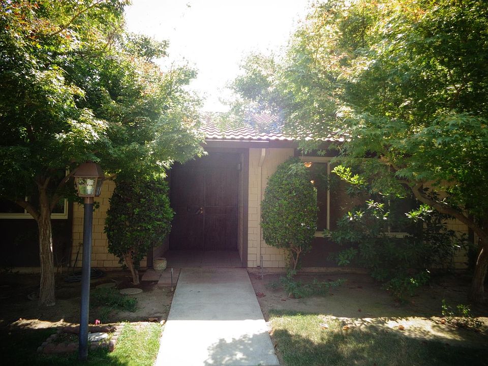 1st image of 1710 W Santa Ana Ave #101