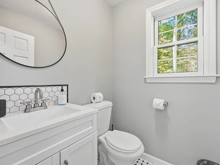 121 W Wakefield Blvd — Photo 16