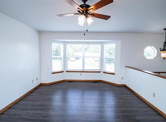 4th image of 516 Olive St