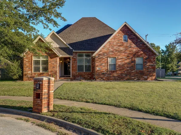 415 E Mitchell Court, Republic, MO 65738