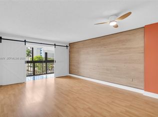 5050 NW 7th St Ph 5, Miami, FL 33126