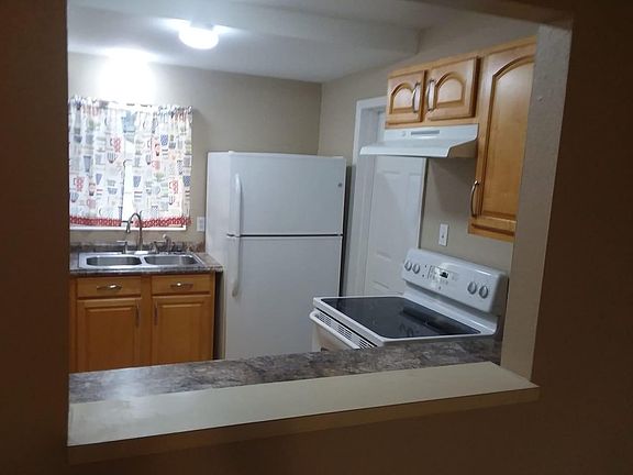 5th image of 799 Lucaya Dr