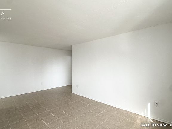 4th image of 1459 Trafalgar St #306