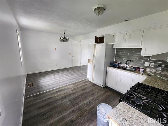 4th image of 501 Jackson Heights Rd