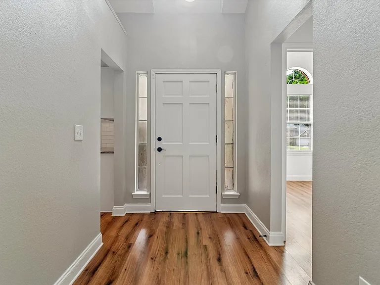 508 Glenn Ln — Photo 3