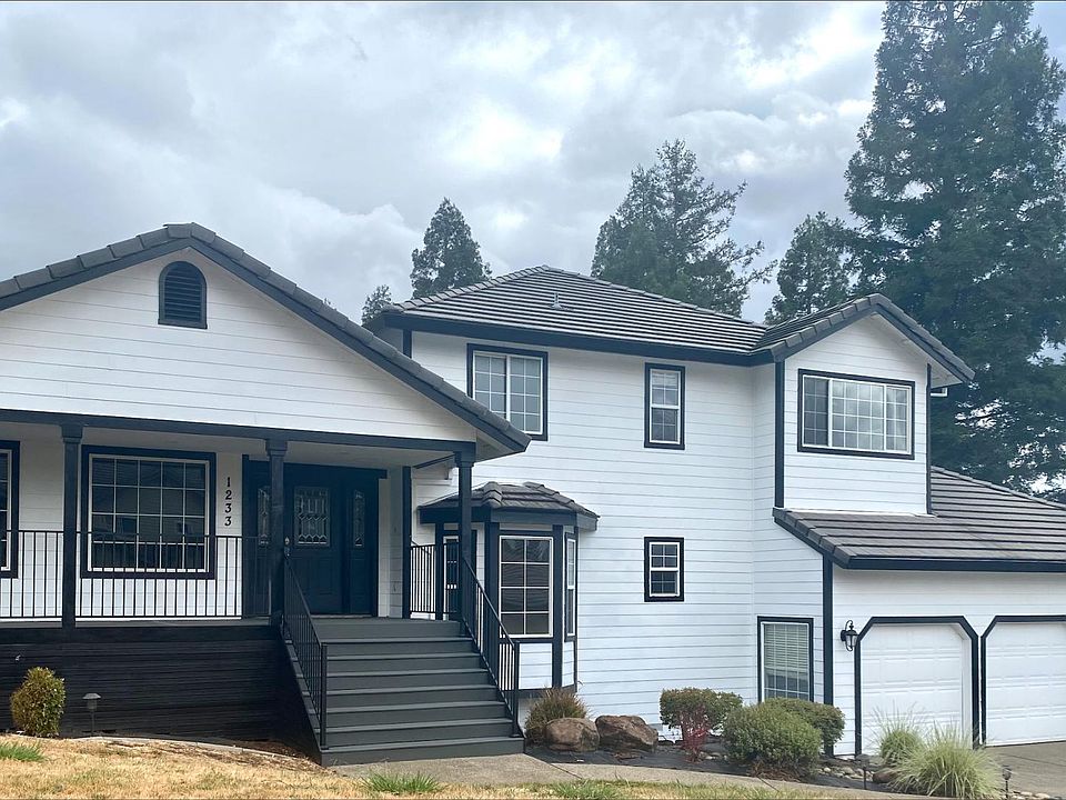Front View/Fresh paint new Trex Decking.