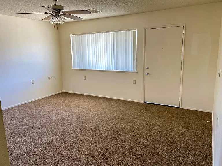 Halter Sunset Village Apartments — Photo 5