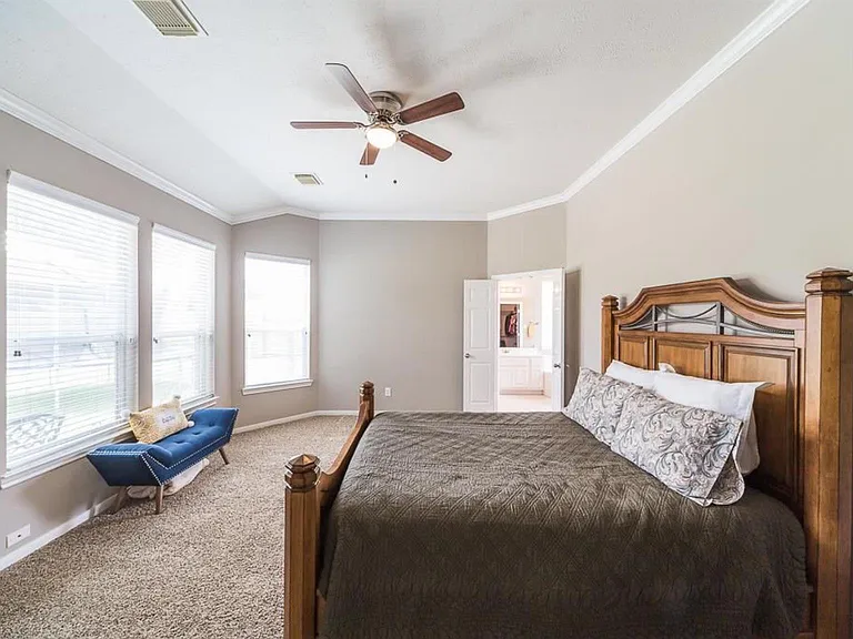 24023 Northshire Ln — Photo 15