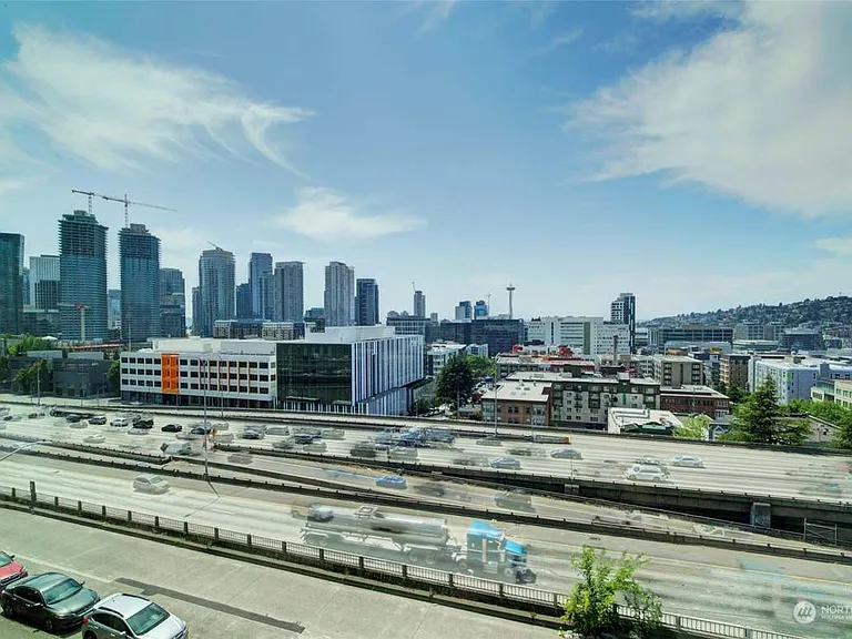 400 Melrose Ave E #302 — Photo 14