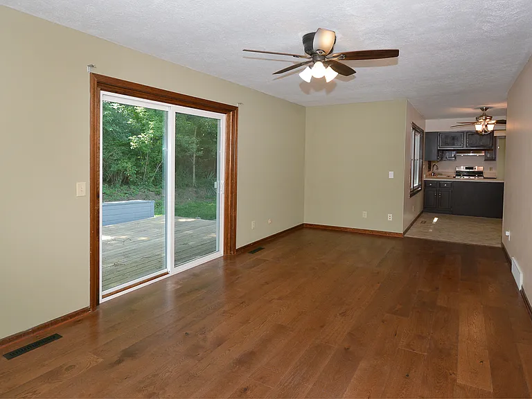 4745 Briarhill Dr — Photo 14