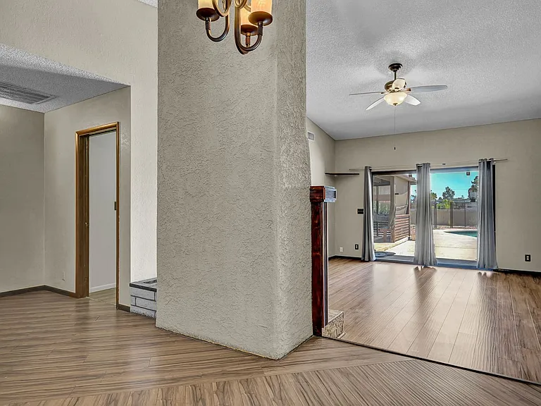 6975 Obannon Dr — Photo 2