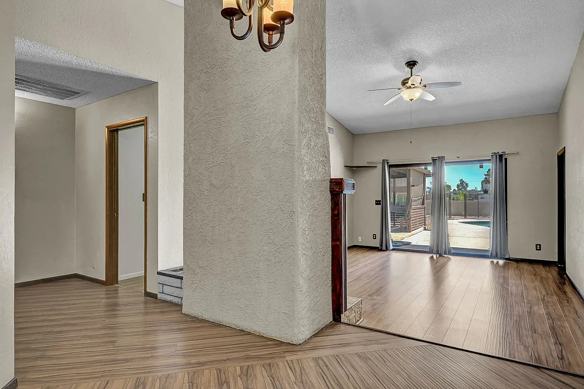 Building Photo - 6975 Obannon Dr