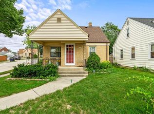 2500 S 77th St, West Allis, WI 53219