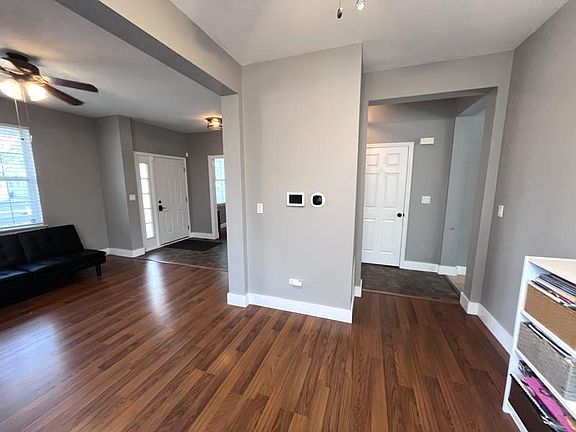 3rd image of 2409 Geneva Ln