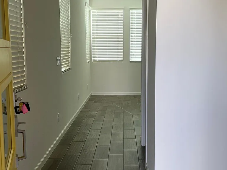 1970 Chennault Ln — Photo 2