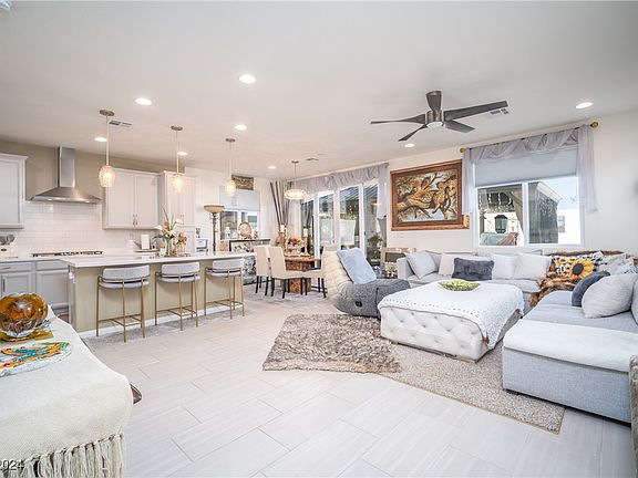 3rd image of 10112 W Meranto Ave