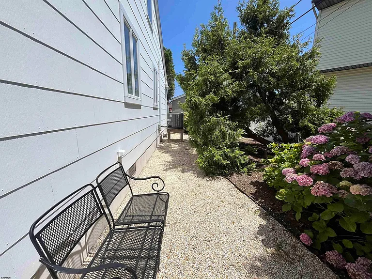 8102 Marshall Ave — Photo 21