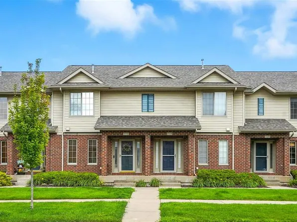 220 Camden Rd, Iowa City, IA 52245