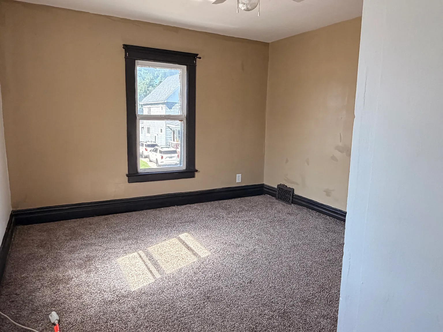3 bed, 1680 sqft, $1,300 — Photo 3