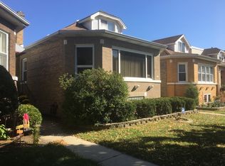 5918 W Roscoe St, Chicago, IL 60634