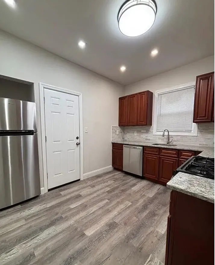 Building Photo - 811 S 13th St #2