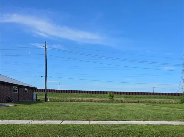 4032 Hamlet Pl, Chalmette, LA 70043