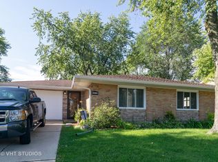 311 E Schaumburg Rd, Streamwood, IL 60107