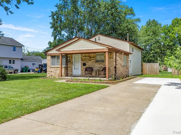 28914 Hennepin St, Garden City, MI 48135