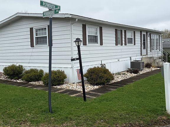 3rd image of 160 Pembrooke Dr