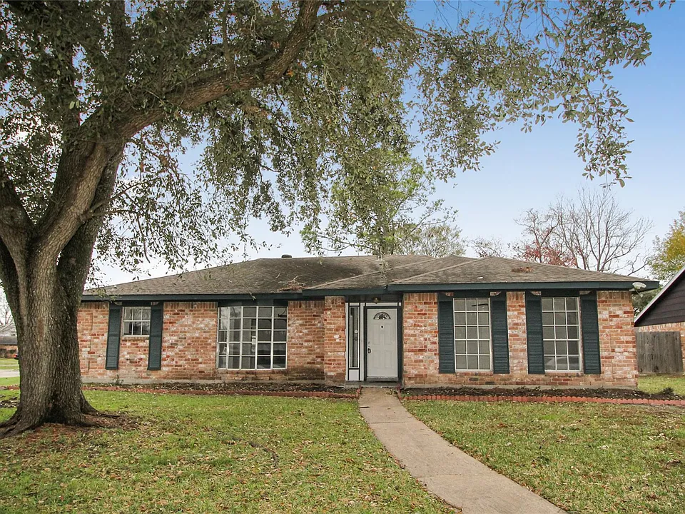 10534 Huntington Wood Dr