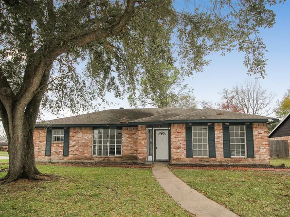 10534 Huntington Wood Dr, Houston, TX 77099