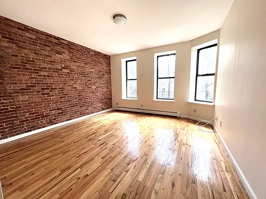 Rented by Compass | media 2