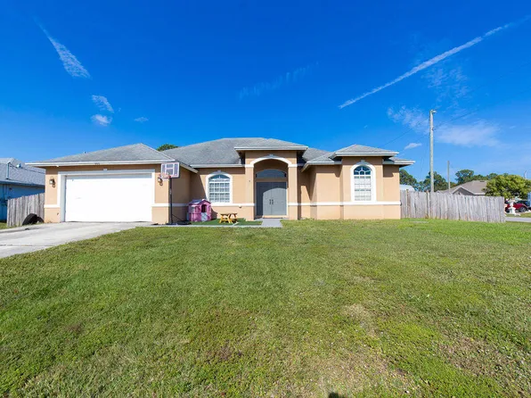 901 SW Versailles Avenue, Port St Lucie, FL 34953