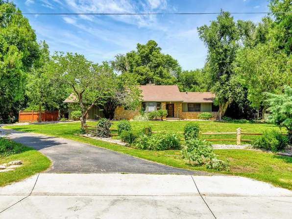 10520 Cora St, Wichita, KS 67205