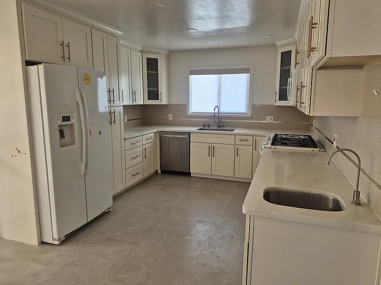 1280 Theresa Ave — Photo 21