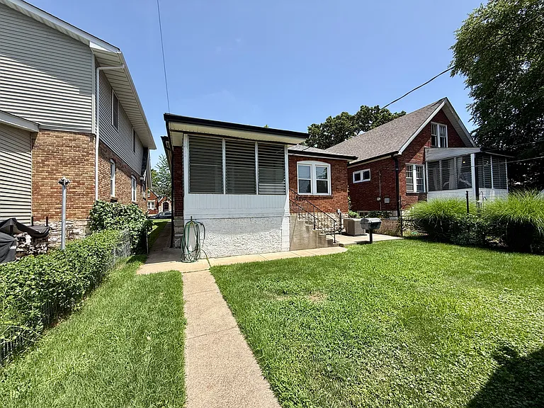 5648 Goethe Ave — Photo 2