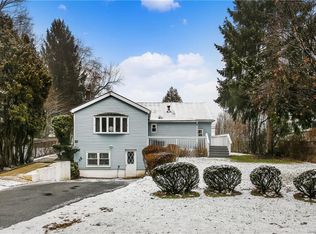 535 Oscawana Lake Rd, Putnam Valley, NY 10579