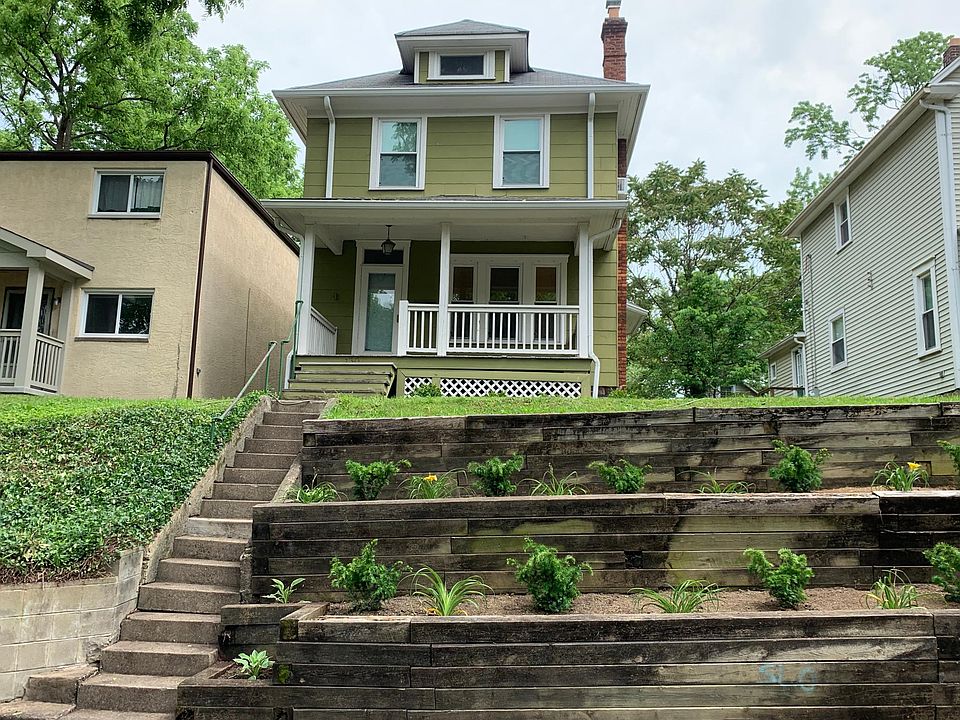 1st image of 130 W Blake Ave