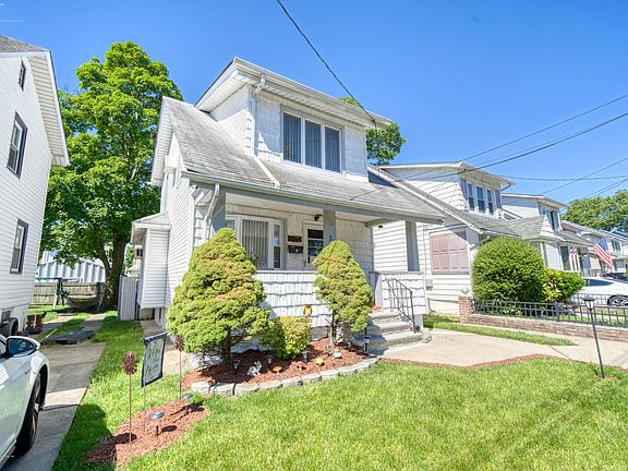 2nd image of 26 Montell St