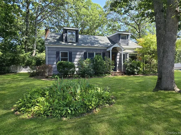 19 Davis Avenue, Port Jefferson Station, NY 11776
