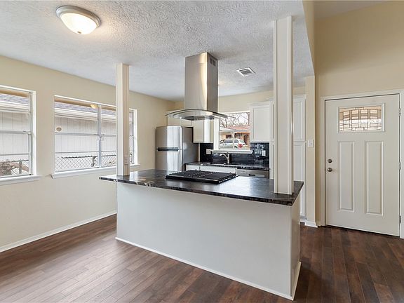 4th image of 2411 Hardwood Dr