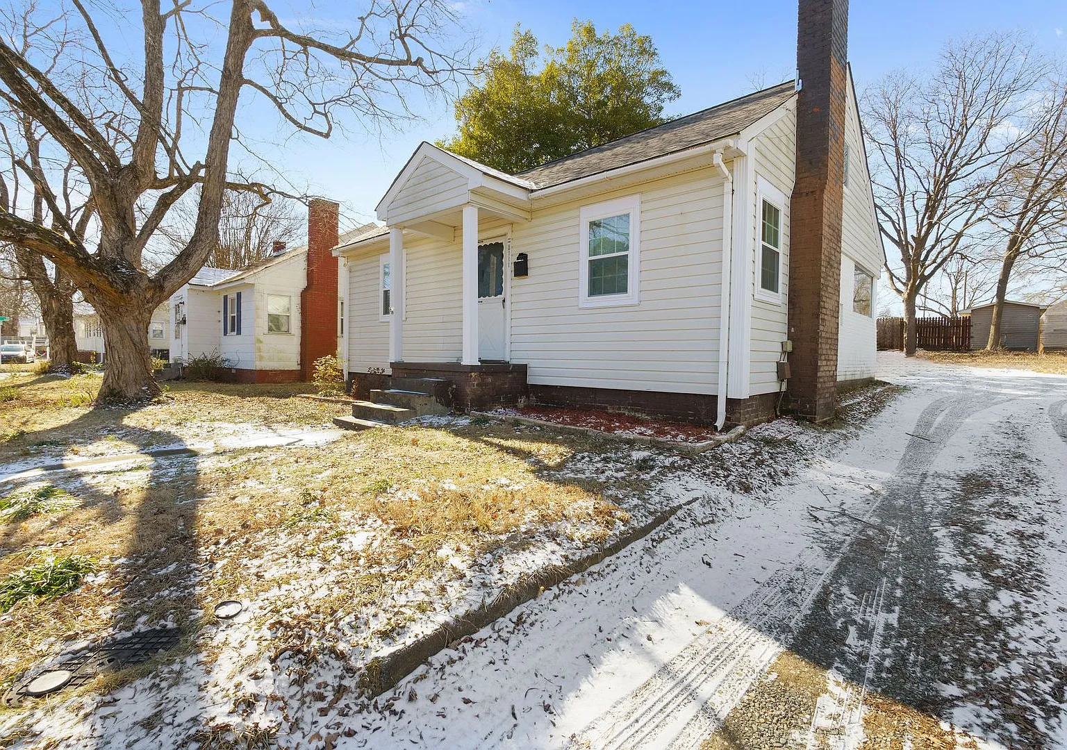 $1,295/month | 2 Bed | 1 Bath + Bonus Room | 752 sq ft — Photo 4