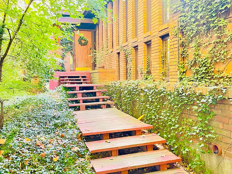 730 Grove St — Photo 4