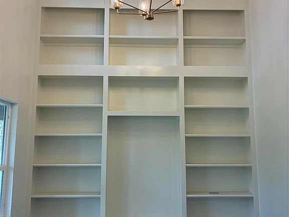2nd image of 21100 Reserve Cir