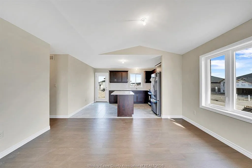 2 bed, $2,350 — Photo 4