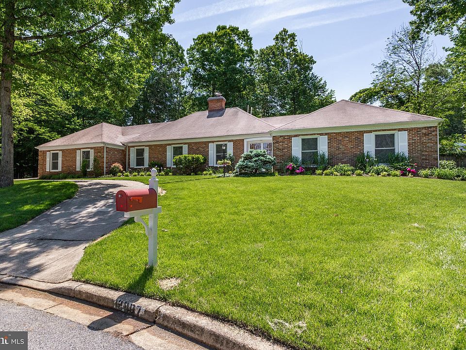 2nd image of 12807 Berwick Cir