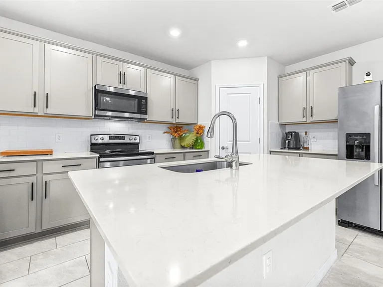 1050 Michelangelo Ln — Photo 10