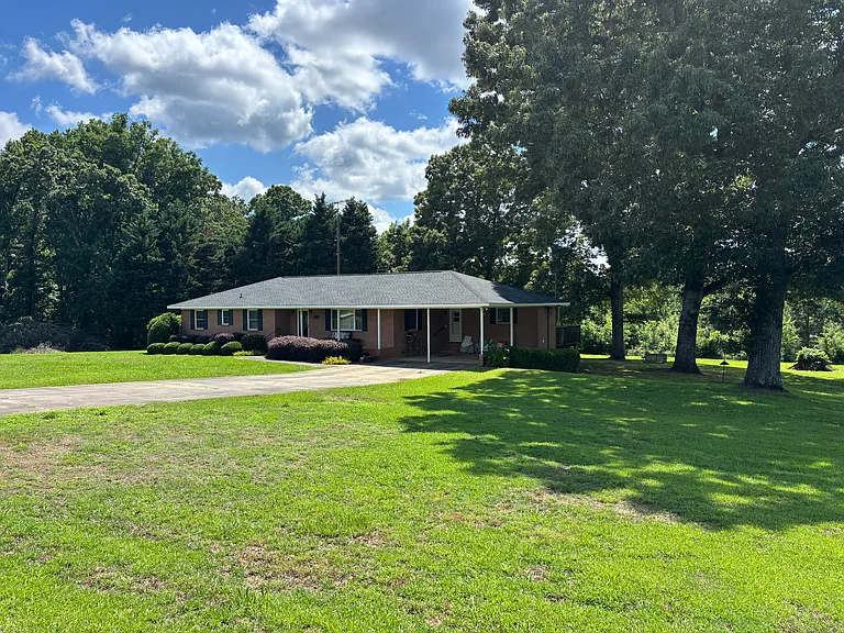 243 Dowd Rd — Photo 37