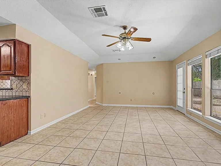 7315 Foxside Ln — Photo 9